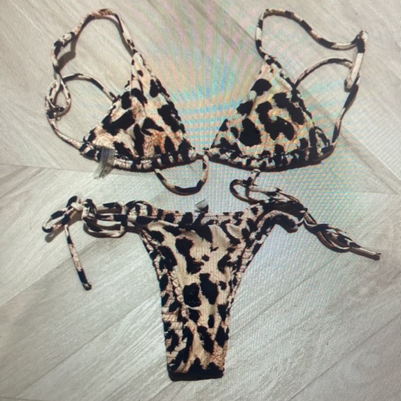 Leopard Print Bikini Set - Picture 2 of 3